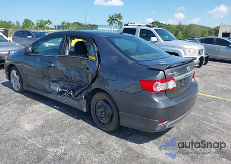 2013 Toyota Corolla S z USA, uszkodzony, nr VIN 2T1BU4EE6DC051104